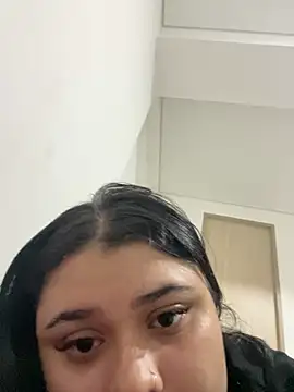 alissonfernandez  online show from 12/30/24, 11:06