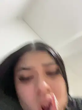 alissonfernandez  online show from 01/10/25, 11:11