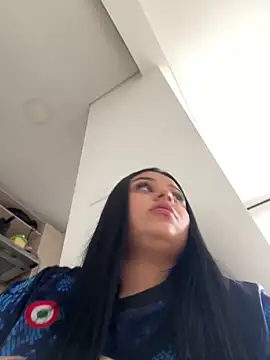 alissonfernandez  online show from 01/17/25, 08:22