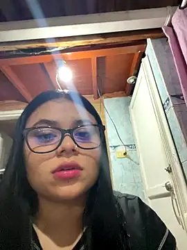 Snapshot of alissonfernandez_ chatting on 10/07/25, 10:56 alissonfernandez online show from 10/07/25, 10:56