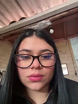 Snapshot of alissonfernandez_ chatting on 10/08/25, 12:58 alissonfernandez online show from 10/08/25, 12:58