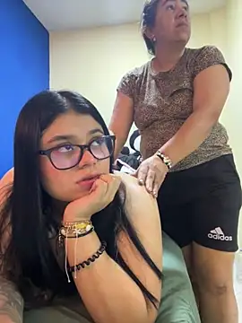 Snapshot of alissonfernandez_ chatting on 10/11/25, 03:43 alissonfernandez online show from 10/11/25, 03:43