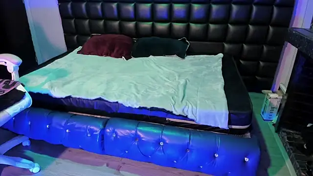 Snapshot of Lovely_celeste chatting on 11/08/25, 03:50 Lovely celeste online show from 11/08/25, 03:50