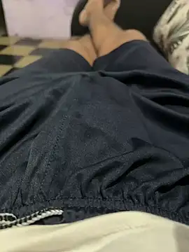 Desiboy   21 online show from 12/12/24, 05:04