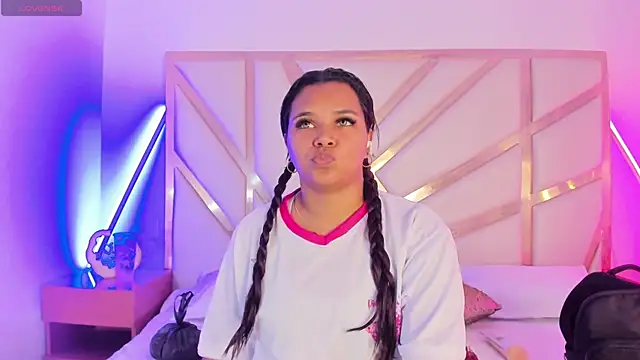 Snapshot of Carolina_Evanss chatting on 10/30/25, 11:11 Carolina Evanss online show from 10/30/25, 11:11