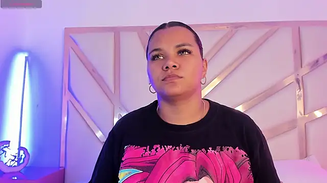 Snapshot of Carolina_Evanss chatting on 11/18/25, 11:47 Carolina Evanss online show from 11/18/25, 11:47