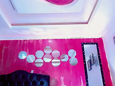 Snapshot of TiffanyMackensyy chatting on 09/11/25, 03:06 TiffanyMackensyy online show from 09/11/25, 03:06