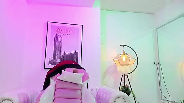 Theia moon online show from 02/23/25, 12:37