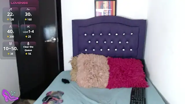 Snapshot of MARYQUANT chatting on 02/11/25, 04:22 MARYQUANT online show from 02/11/25, 04:22