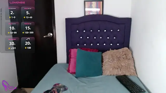 Snapshot of MARYQUANT chatting on 03/01/25, 11:04 MARYQUANT online show from 03/01/25, 11:04