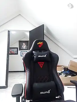 Snapshot of MARYQUANT chatting on 09/10/25, 05:13 MARYQUANT online show from 09/10/25, 05:13