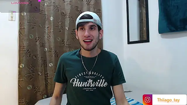 Snapshot of Thhiago_tay chatting on 11/13/25, 04:44 Thhiago tay online show from 11/13/25, 04:44