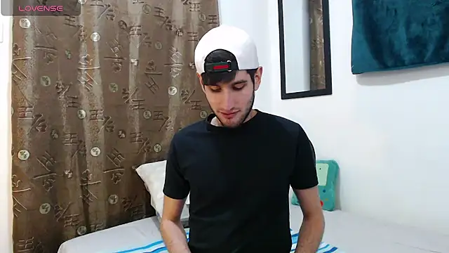 Snapshot of Thhiago_tay chatting on 11/15/25, 08:00 Thhiago tay online show from 11/15/25, 08:00