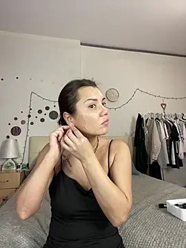 MiraMiss online show from 01/28/25, 04:18