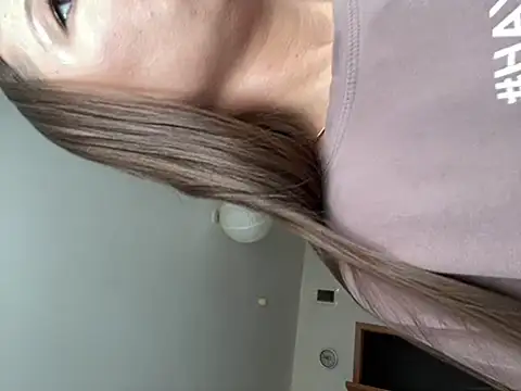 MiraMiss online show from 03/18/25, 07:08