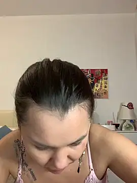 MiraMiss online show from 10/27/25, 10:08