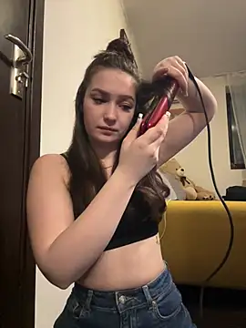 Snapshot of VixenAmour chatting on 01/25/25, 12:38 VixenAmour online show from 01/25/25, 12:38