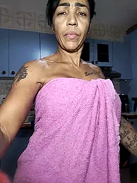 Snapshot of Alison_fitness chatting on 10/08/25, 11:35 Alison fitness online show from 10/08/25, 11:35