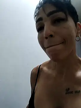 Snapshot of Alison_fitness chatting on 10/31/25, 09:16 Alison fitness online show from 10/31/25, 09:16