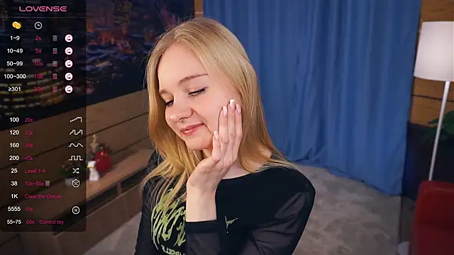 Snapshot of OdelinaFicken chatting on 01/09/25, 08:24 OdelinaFicken online show from 01/09/25, 08:24