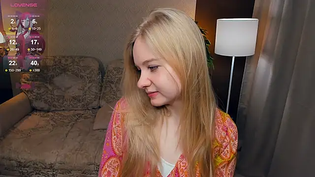 Snapshot of OdelinaFicken chatting on 03/17/25, 08:40 OdelinaFicken online show from 03/17/25, 08:40