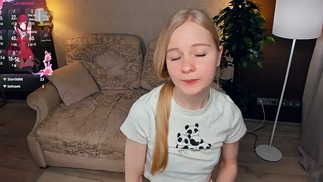 Snapshot of OdelinaFicken chatting on 03/20/25, 08:20 OdelinaFicken online show from 03/20/25, 08:20