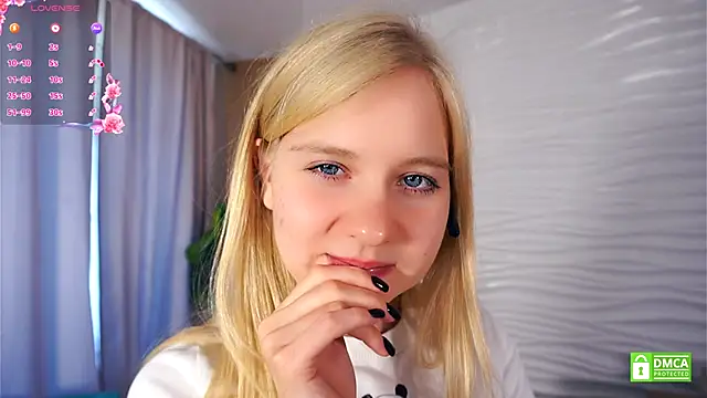 Snapshot of OdelinaFicken chatting on 09/15/25, 06:13 OdelinaFicken online show from 09/15/25, 06:13