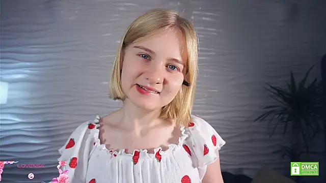 Snapshot of OdelinaFicken chatting on 10/23/25, 05:18 OdelinaFicken online show from 10/23/25, 05:18