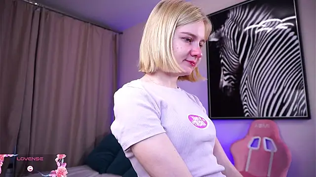 Snapshot of OdelinaFicken chatting on 10/28/25, 05:55 OdelinaFicken online show from 10/28/25, 05:55