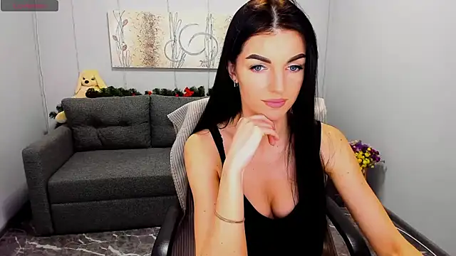 Angelina Clarks online show from 01/05/25, 09:48