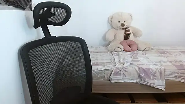 diamondGirl online show from 02/11/25, 03:40