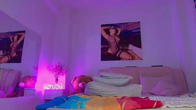 Snapshot of lissa_yasemin chatting on 02/16/25, 10:43 lissa yasemin online show from 02/16/25, 10:43