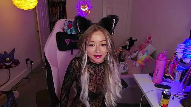 FunSizedGal online show from 09/27/25, 04:06