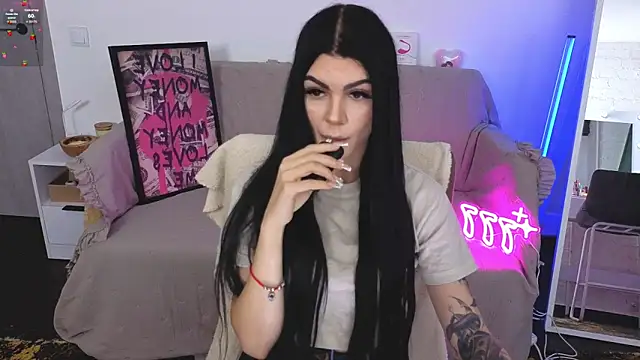 Tiffany lab online show from 10/11/25, 08:35