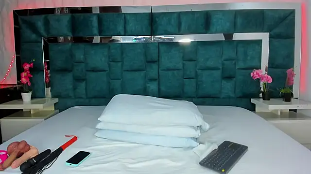 valtira nova online show from 09/10/25, 07:14