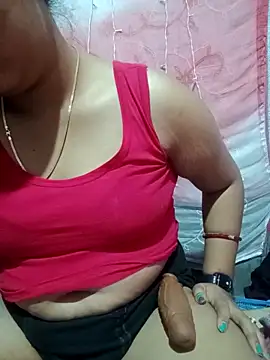 Snapshot of Super-Couple chatting on 11/05/25, 12:16 Super-Couple online show from 11/05/25, 12:16