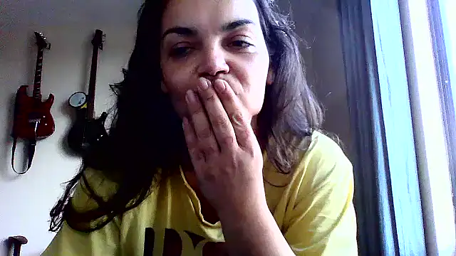 Snapshot of escritorasafada chatting on 03/19/25, 07:49 escritorasafada online show from 03/19/25, 07:49