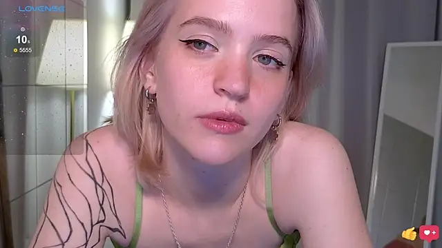 Snapshot of lolly_pie chatting on 03/04/25, 04:09 lolly pie online show from 03/04/25, 04:09