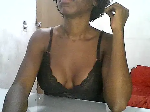 maisinha3193 online show from 10/15/25, 02:22