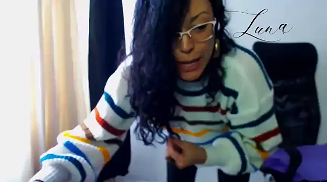 Snapshot of Lunavega1 chatting on 03/17/25, 07:26 Lunavega1 online show from 03/17/25, 07:26