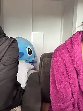 Snapshot of bbzinharosa chatting on 11/17/25, 09:15 bbzinharosa online show from 11/17/25, 09:15