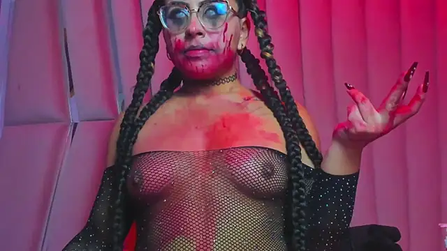 Snapshot of Freya_Miller_ chatting on 10/25/25, 07:38 Freya Miller online show from 10/25/25, 07:38