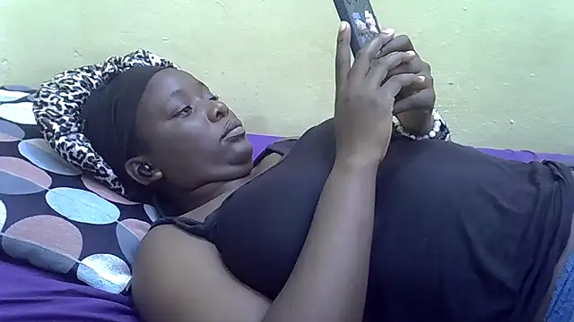 Snapshot of Harrisamor chatting on 10/23/25, 09:41 Harrisamor online show from 10/23/25, 09:41