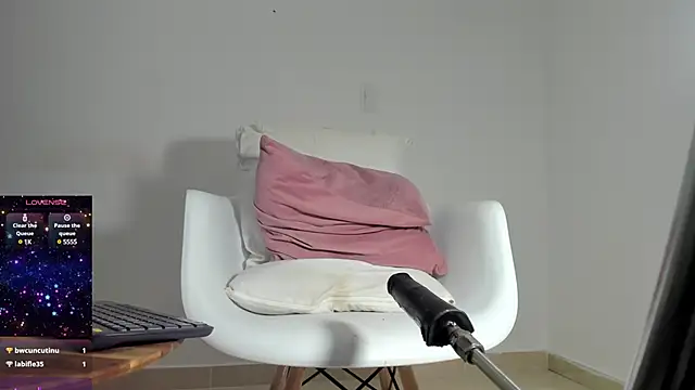 Snapshot of ariana_nix chatting on 12/06/24, 11:47 ariana nix online show from 12/06/24, 11:47