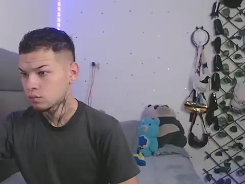 MarceloMilk online show from 10/21/25, 03:51