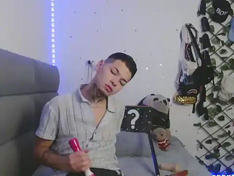 MarceloMilk online show from 10/26/25, 01:44