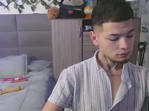 MarceloMilk online show from 11/04/25, 04:55