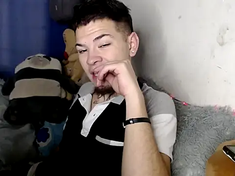 MarceloMilk online show from 11/18/25, 04:39