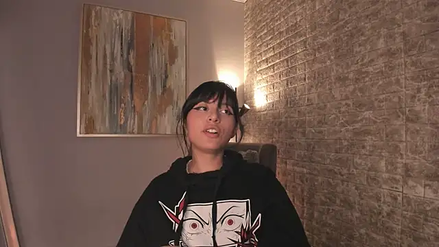 Snapshot of tamara_aluna chatting on 01/25/25, 06:35 tamara aluna online show from 01/25/25, 06:35