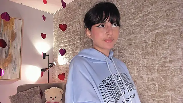Snapshot of tamara_aluna chatting on 02/14/25, 04:20 tamara aluna online show from 02/14/25, 04:20